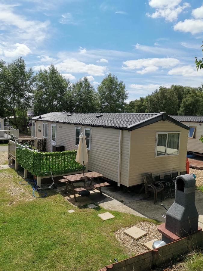 3 Bedroom Caravan With Hot Tub Tattershall Lakes Esterno foto