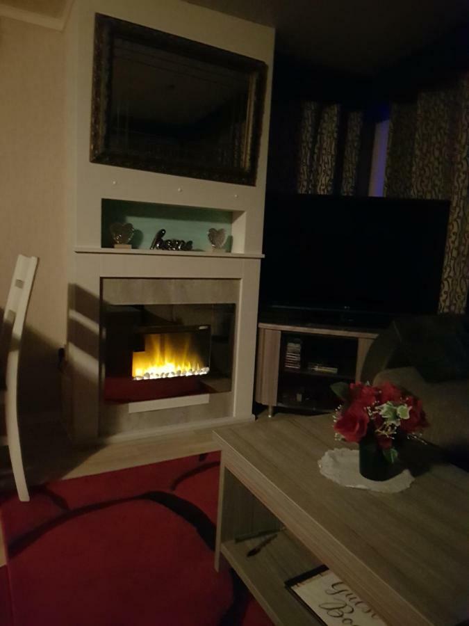 3 Bedroom Caravan With Hot Tub Tattershall Lakes Esterno foto