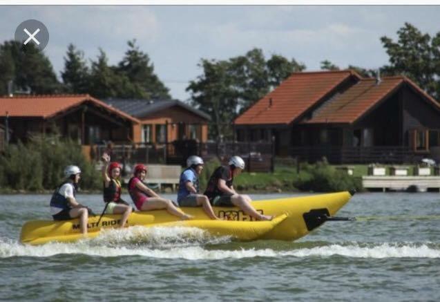 3 Bedroom Caravan With Hot Tub Tattershall Lakes Esterno foto